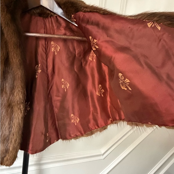 STUNNING Vintage Fur Capelet - Picture 4 of 5